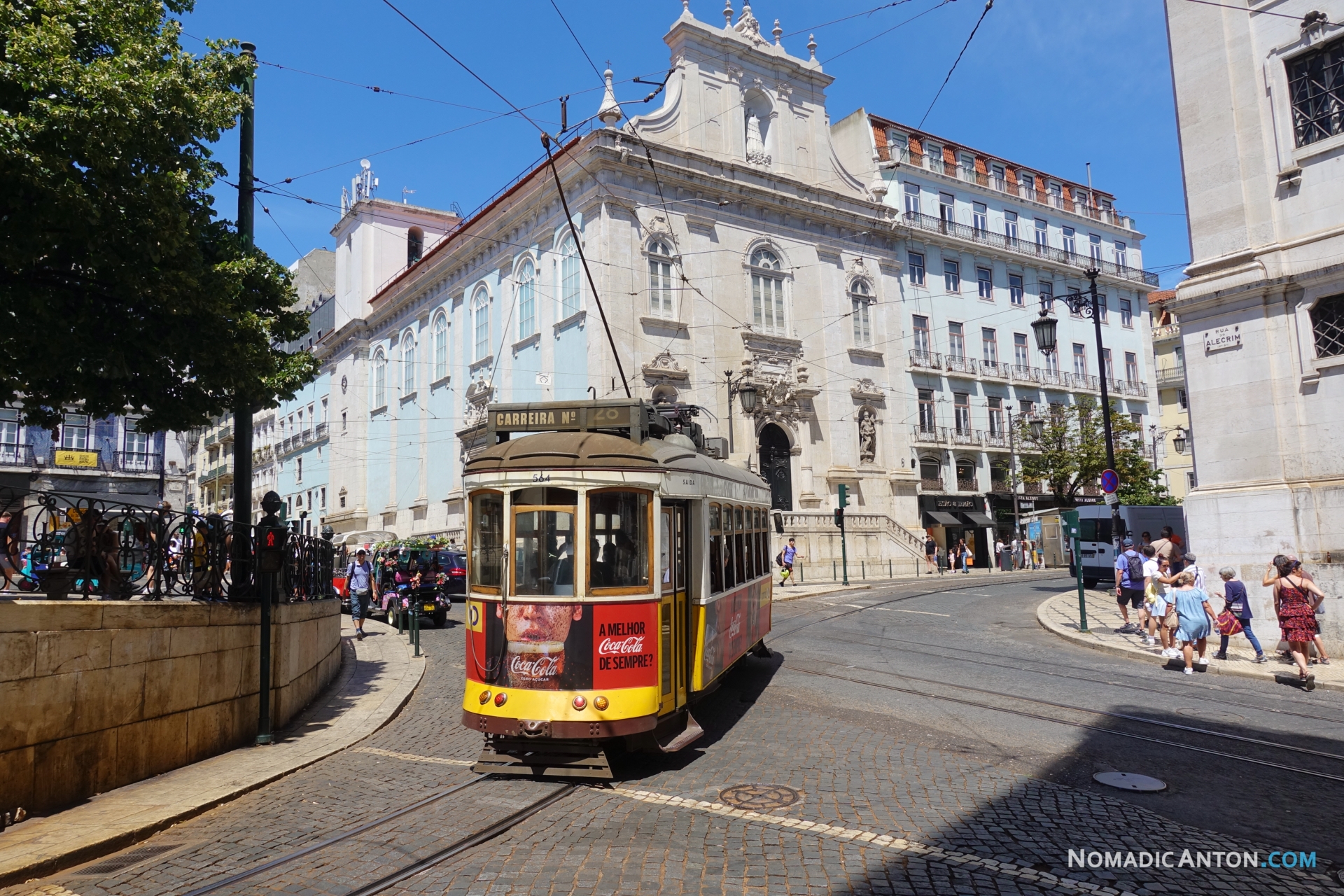 Tram 28 crossing the square