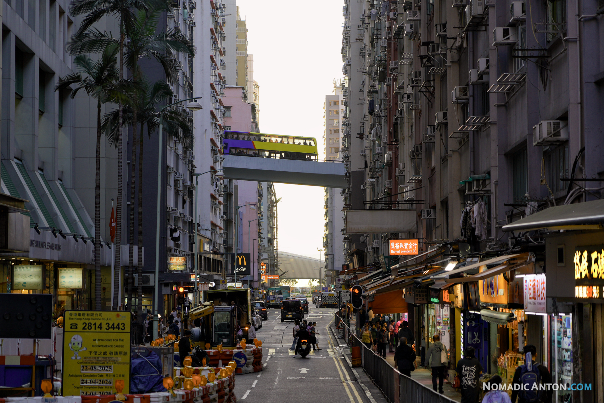 Bus on the overpass at HKU