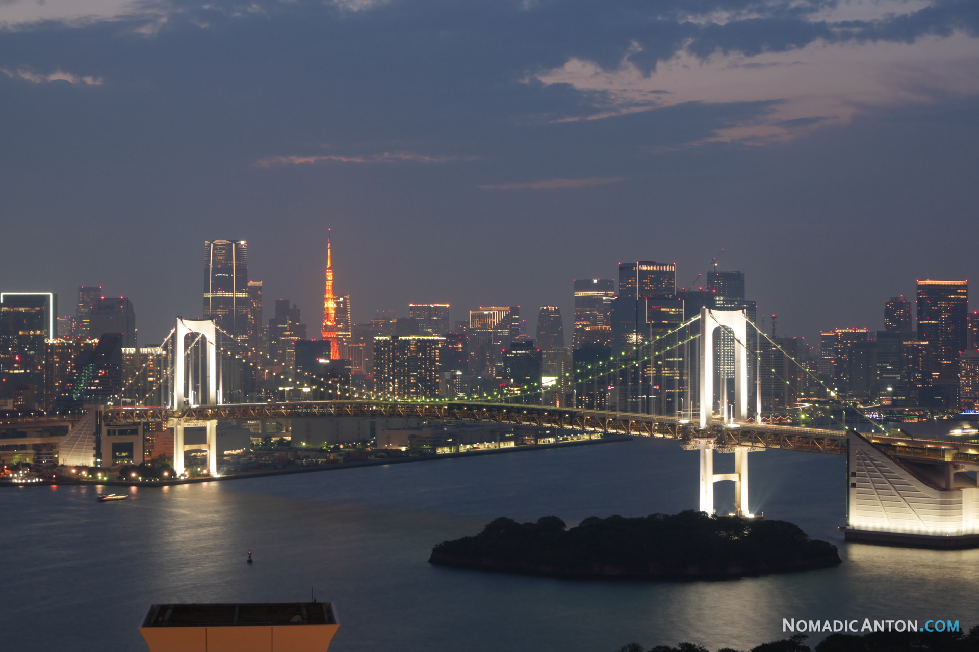 Rainbow Bridge and Tokyo Tower at dusk